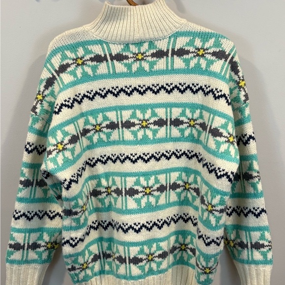 American Eagle Oversized Cozy Nordic Floral Sweater Size XS - Picture 5 of 7